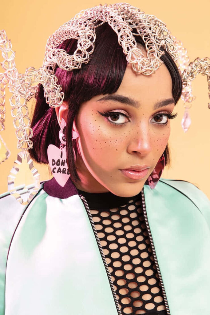 Vibrant Doja Cat Wallpaper: Bold Style & Unique Accessories