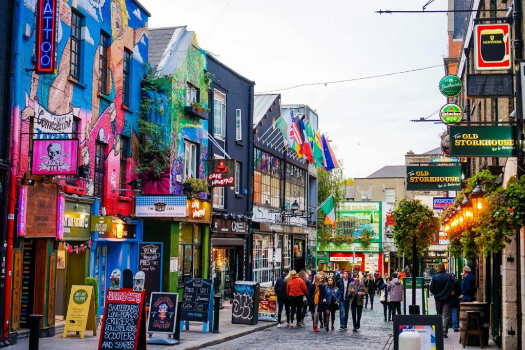 Vibrant Dublin Wallpaper: Colorful Streets, Pubs, and Cultural Charm