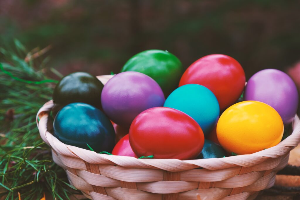 Vibrant Easter Egg Basket Wallpaper - Colorful Festive Background