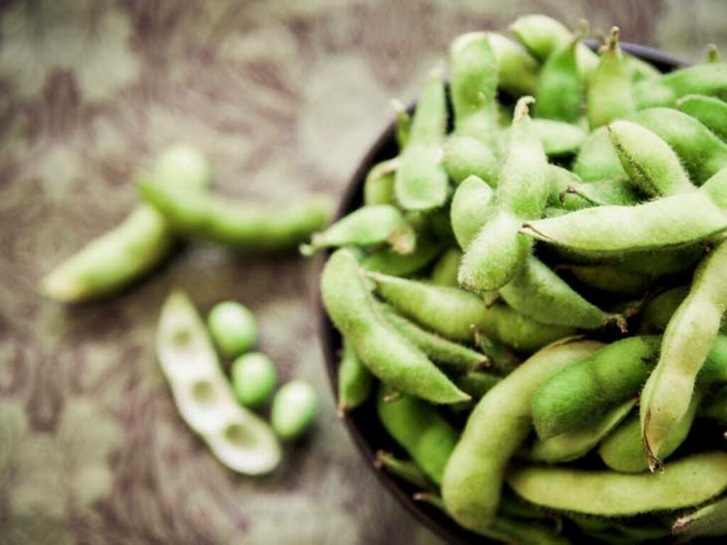 Fresh Edamame Wallpaper: Vibrant Background of Green Beans Texture