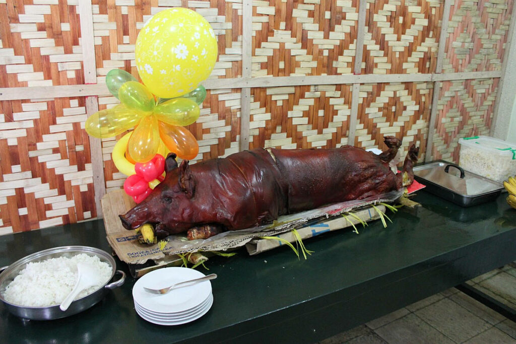 Vibrant Lechon Wallpaper: Festive Decor for Special Occasions