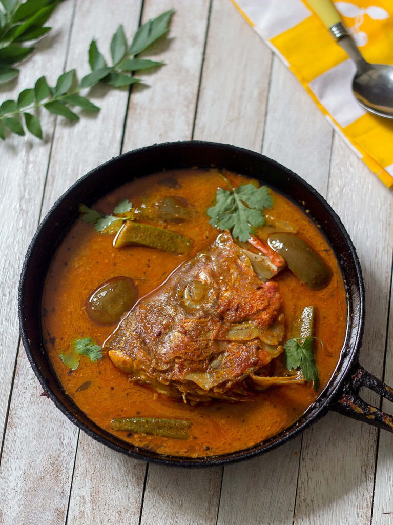 Vibrant Fish Head Curry Wallpaper: Rustic, Flavorful, & Inviting
