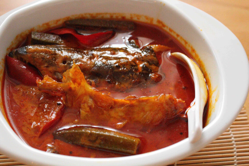 Vibrant Fish Head Curry Wallpaper: Spicy & Flavorful Background