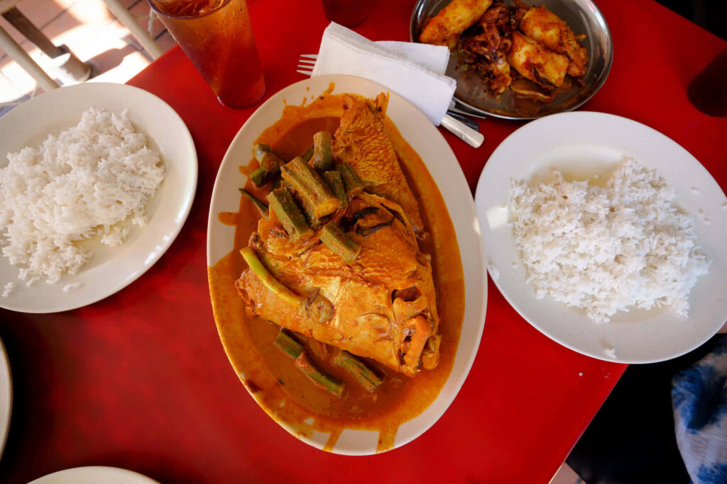 Vibrant Fish Head Curry Wallpaper with Okra & Steamed Rice