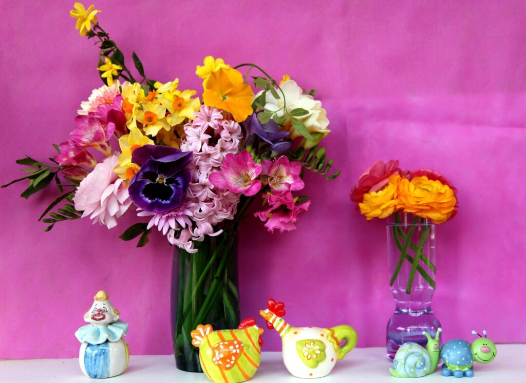 Colorful Floral Wallpaper with Daffodils & Playful Figurines