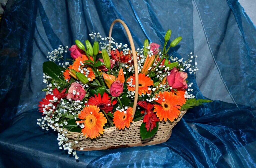 Vibrant Floral Wallpaper: Gerberas & Roses in Woven Basket