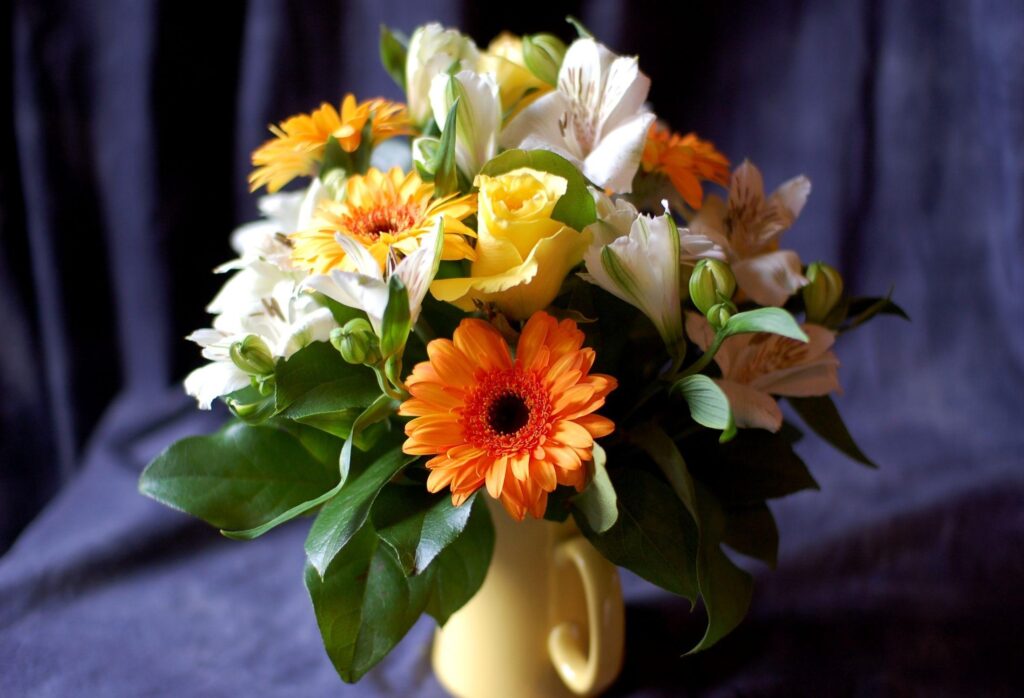 Vibrant Flower Bouquet Wallpaper: Gerbera, Alstroemeria & Roses