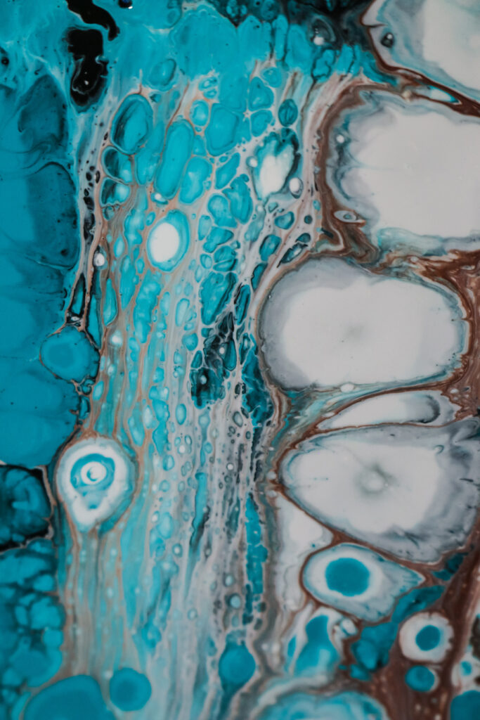 Vibrant Fluid Art Wallpaper: Blue, White & Brown Abstract Design