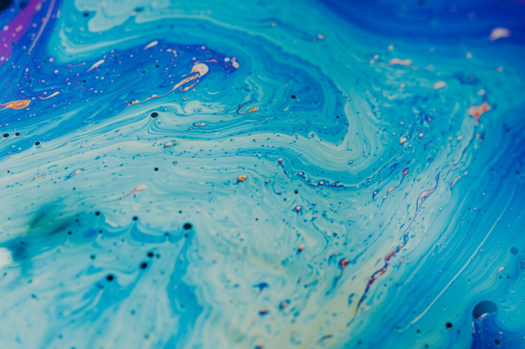 Vibrant Blue & Teal Fluid Art Wallpaper for an Immersive Background
