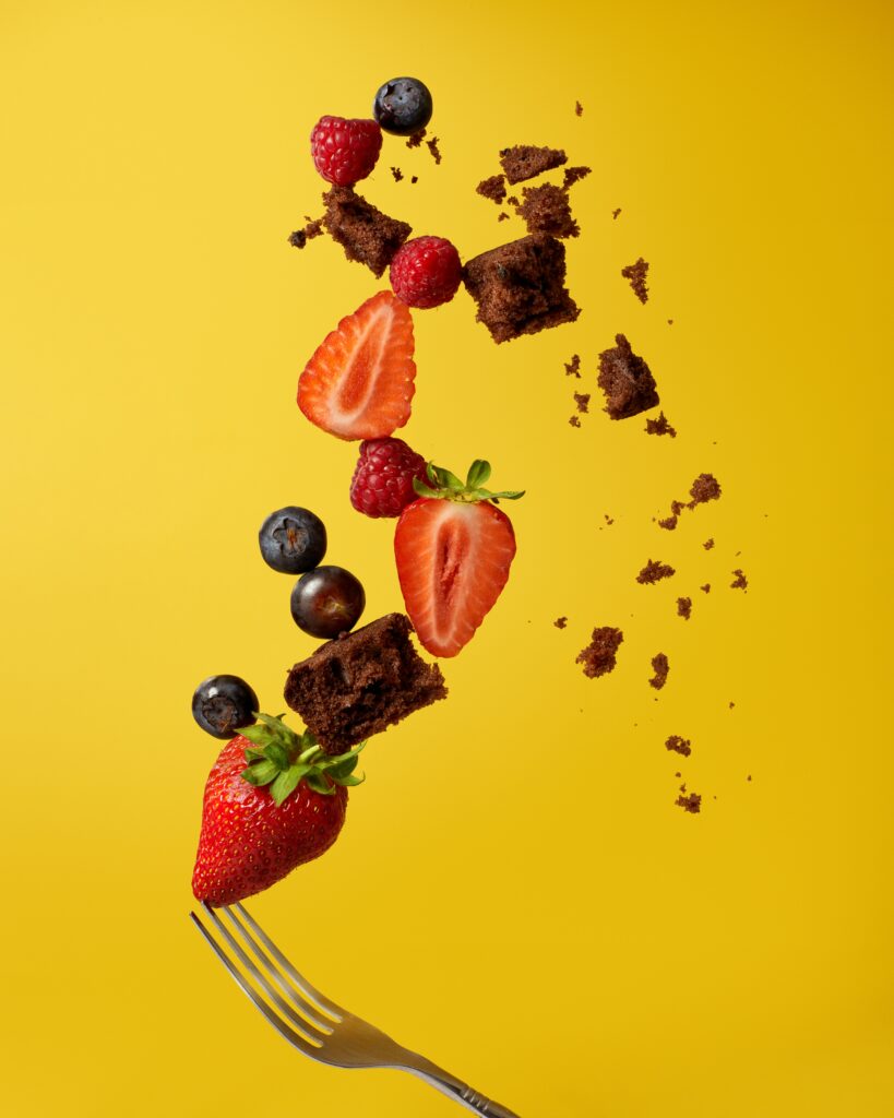 Vibrant Berry Wallpaper: Strawberries, Blueberries & Chocolate Cake