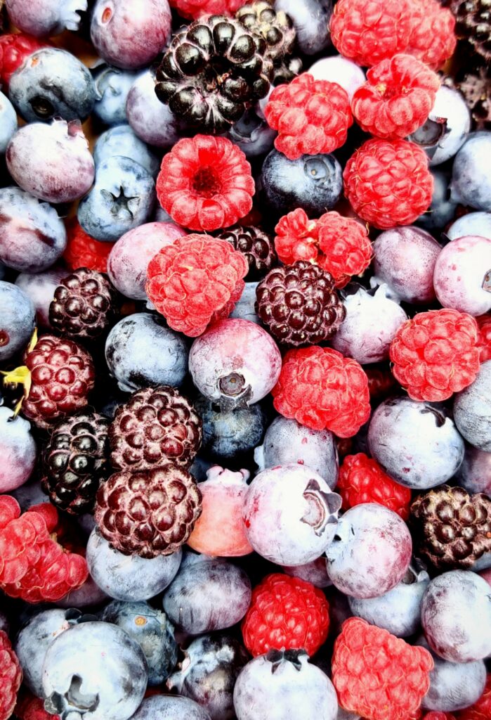 Colorful Berry Wallpaper: Fresh Blueberries, Raspberries & Blackberries