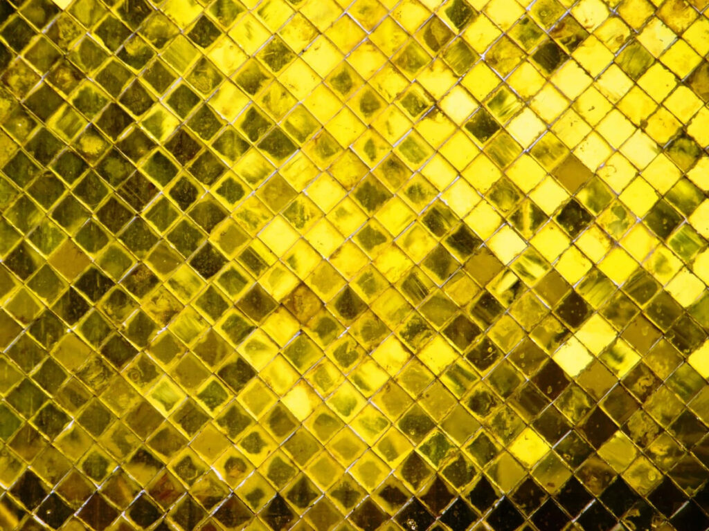 Luxurious Gold Tile Wallpaper: Shiny Reflective Square Patterns
