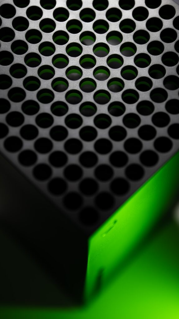 Vibrant Green Lattice Cube Design: Textured Macro Wallpaper