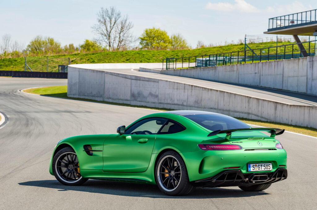 Vibrant Green Mercedes-Benz AMG GT Wallpaper for Speed Enthusiasts