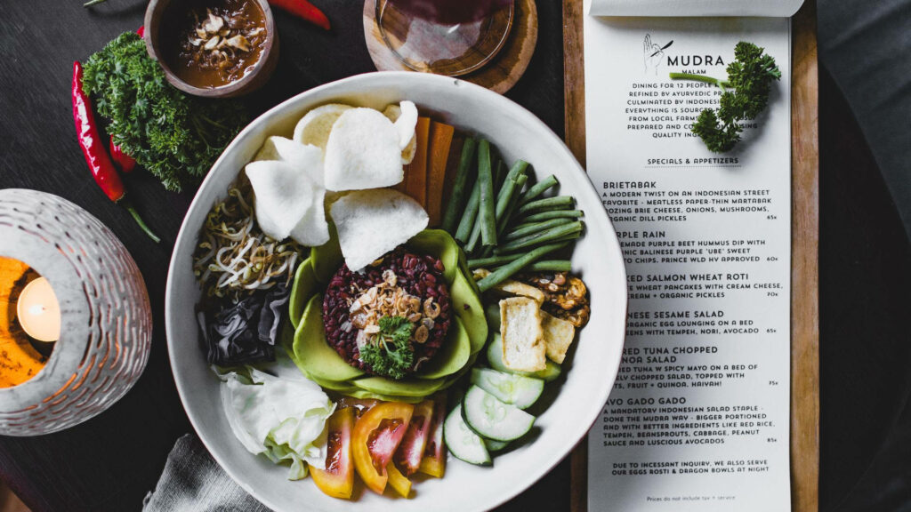 Vibrant Healthy Food Menu: Fresh Veggies & Rustic Dining Showpiece Wallpaper