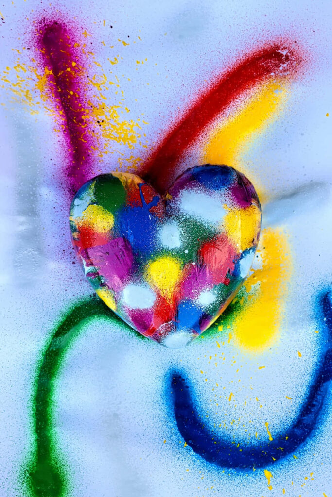 Vibrant Heart-Shaped Artwork Wallpaper: Colorful Dynamic Background