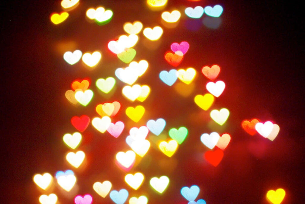 Vibrant Heart-Shaped Light Effects Wallpaper for a Dreamy Atmosphere