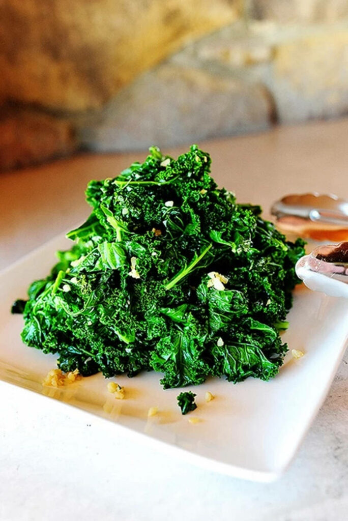 Vibrant Kale Dish Wallpaper: Freshly Cooked & Beautifully Garnished