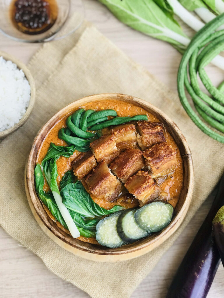 Vibrant Kare-Kare Wallpaper: Traditional Filipino Stew & Fresh Veggies