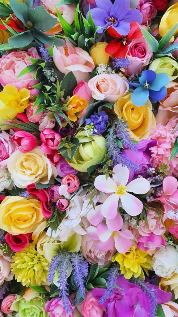 Vibrant Kawaii Flower Wallpaper: Colorful Floral Background Design