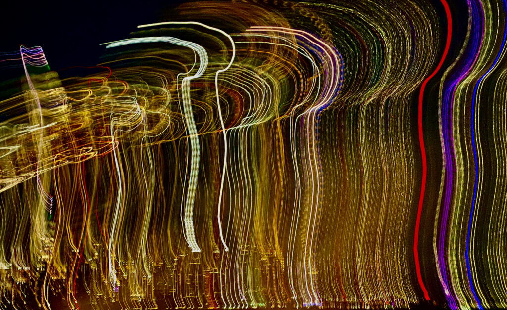 Vibrant Abstract Light Trails Wallpaper on Dark Background
