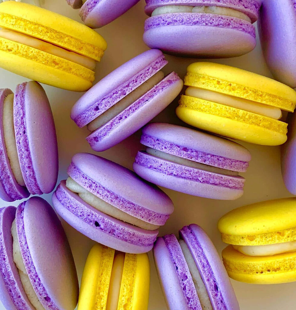 Vibrant Macaron Wallpaper: Yellow & Violet Creamy Delight Background