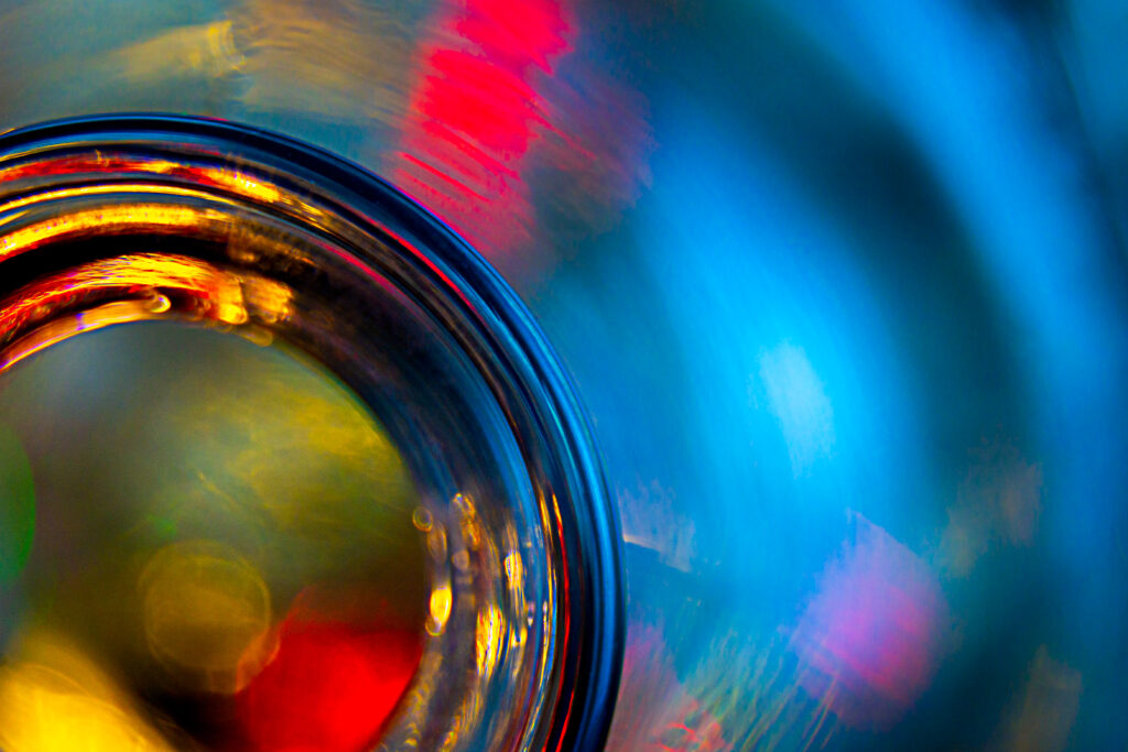 Vibrant Macro Wallpaper: Colorful Blurred Lights & Artistic Glare Effect
