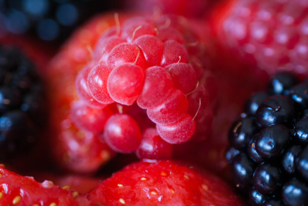 Vibrant Berry Macro Wallpaper: Raspberries, Blackberries & Strawberries