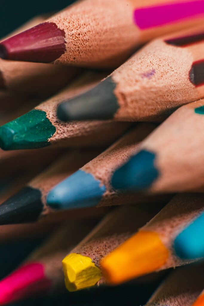 Vibrant Macro Wallpaper of Colorful Pencils - Sharp Tips & Rich Hues