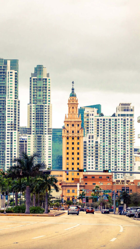 Vibrant Miami City iPhone Wallpaper: Iconic Streets & Freedom Tower