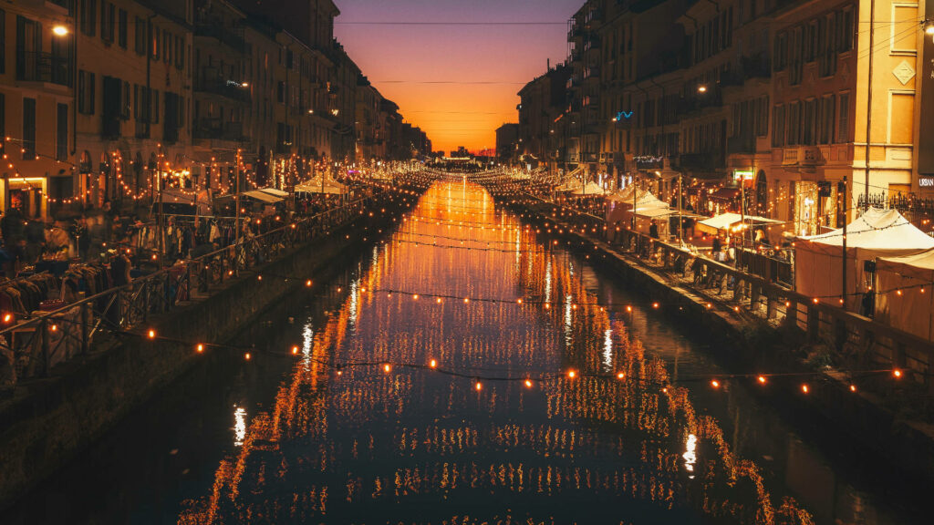 Vibrant Navigli, Milan: Nightlife Canal Reflections & Sunset Wallpaper