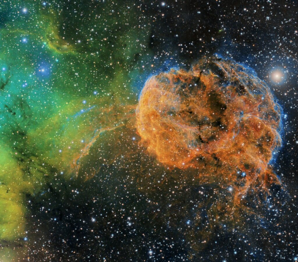 Vibrant Nebula Wallpaper: Stunning Cosmic View & Twinkling Stars