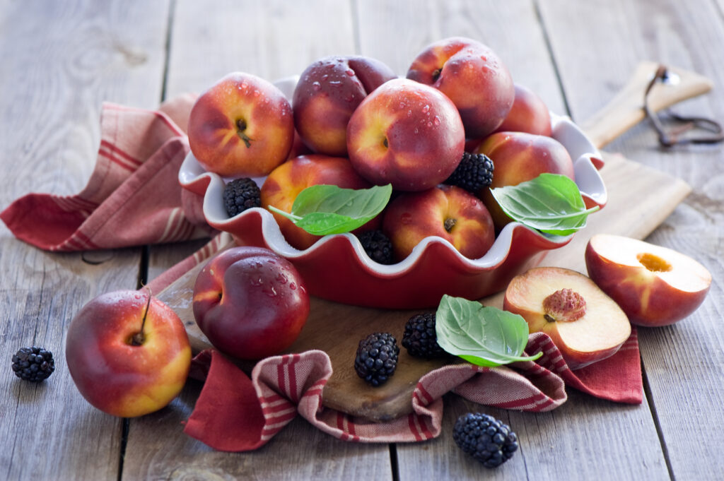 Fresh Nectarines & Blackberries in Red Dish - Rustic Wallpaper Background