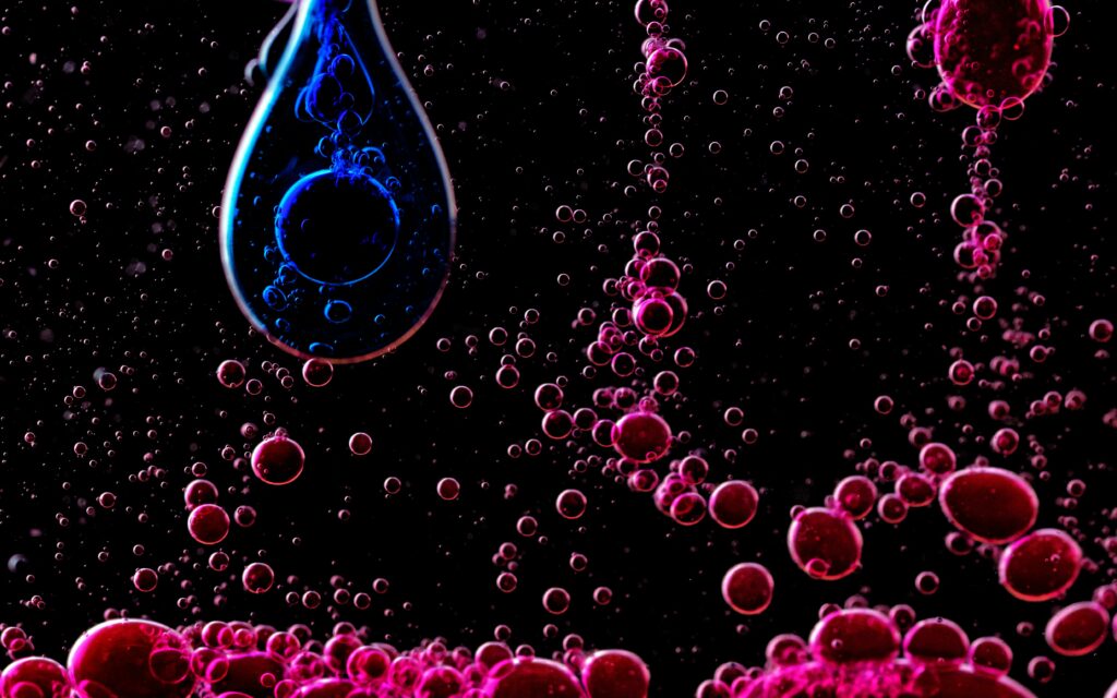 Vibrant Abstract Wallpaper: Liquid Bubbles in Pink & Blue