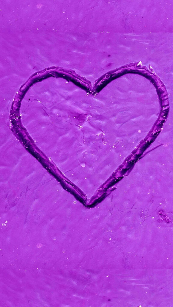 Vibrant Purple Heart Wallpaper with Unique Moist Texture Background
