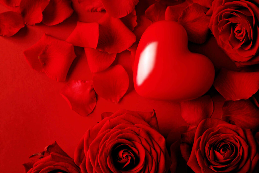 Glowing Red Heart Wallpaper: Love & Passion with Roses