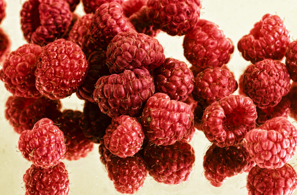 Vibrant Raspberry Wallpaper: Fresh & Fruity Background for Any Space