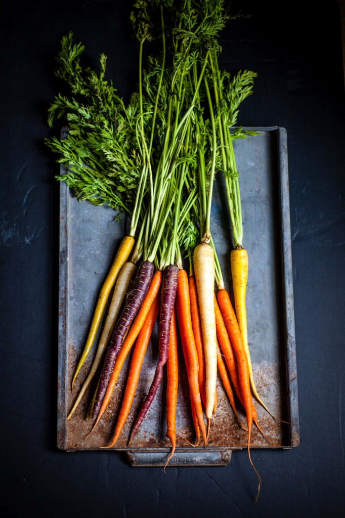 Vibrant Carrots & Radishes Wallpaper: Rustic Root Vegetable Art