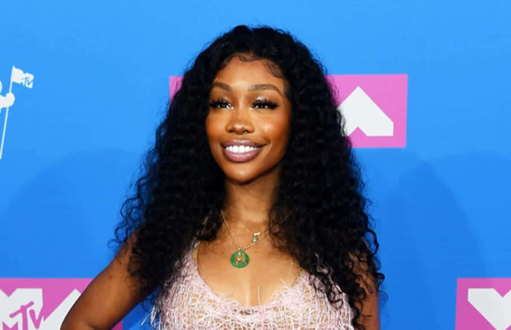 Vibrant SZA Wallpaper Background: Blue & Pink Design