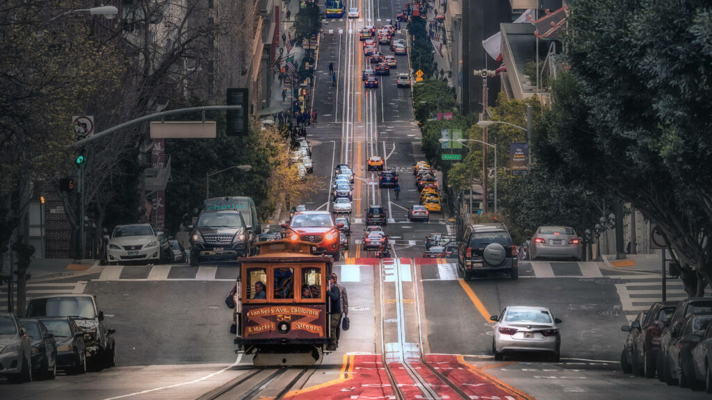 Vibrant San Francisco Street Wallpaper: Classic Cable Car & Urban Charm