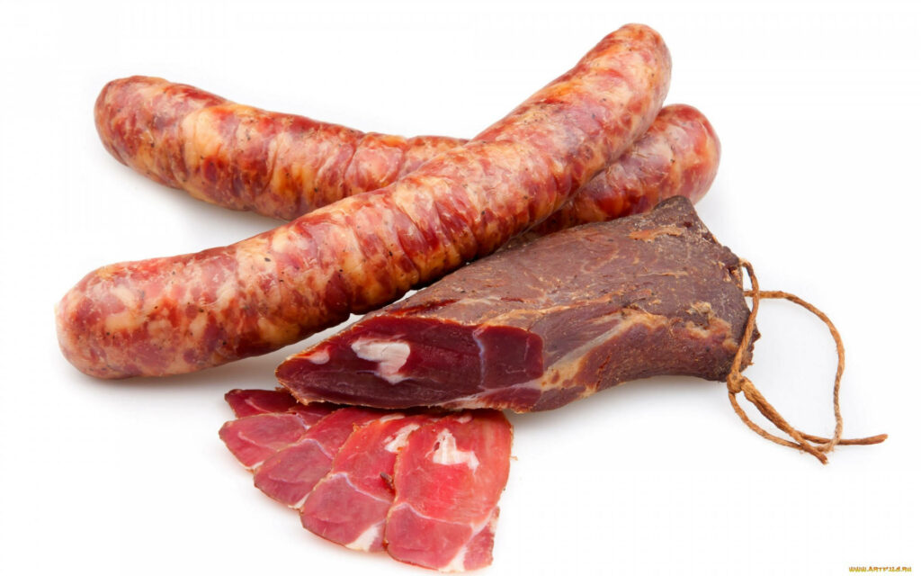 Vibrant Wallpaper: Fresh Sausages & Cured Ham - Culinary Craftsmanship