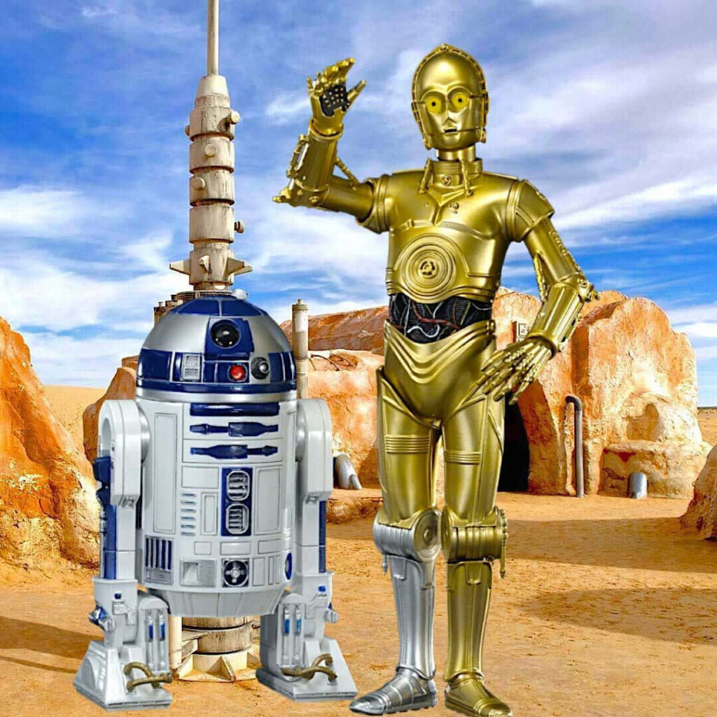 Star Wars Droids R2-D2 & C-3PO Wallpaper in Tatooine Setting