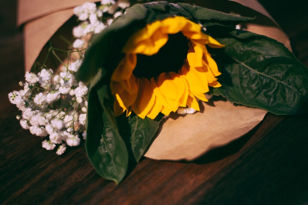 Vibrant Sunflower Bouquet Wallpaper with Soft Background