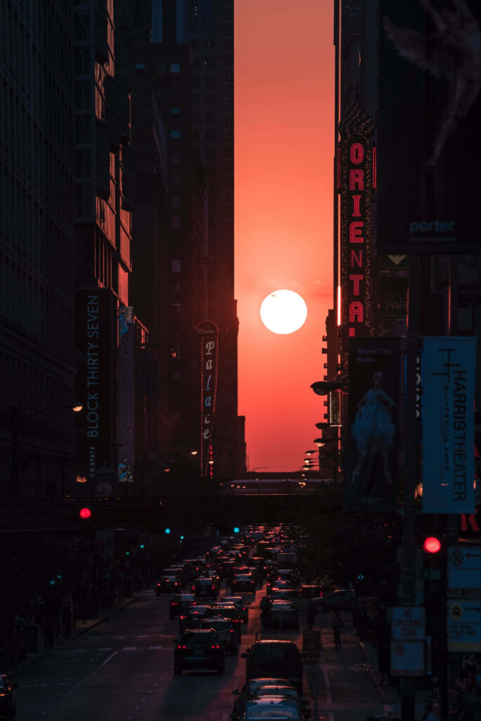 Vibrant Sunset Cityscape Wallpaper: Urban Beauty in Motion