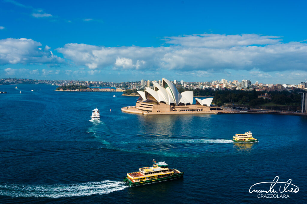 Stunning Sydney Opera House Wallpaper with Vibrant Harbor Views