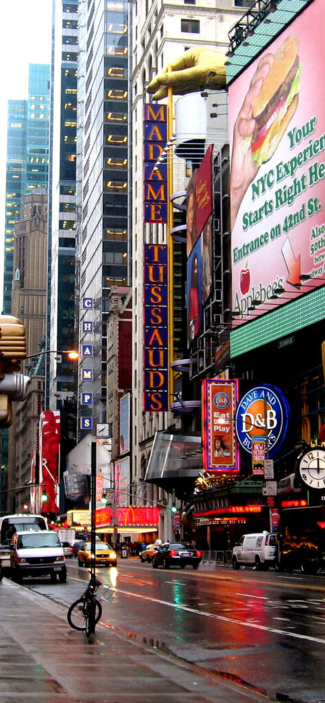 Vibrant Times Square Wallpaper: Bustling NYC Activity & Iconic Landmarks