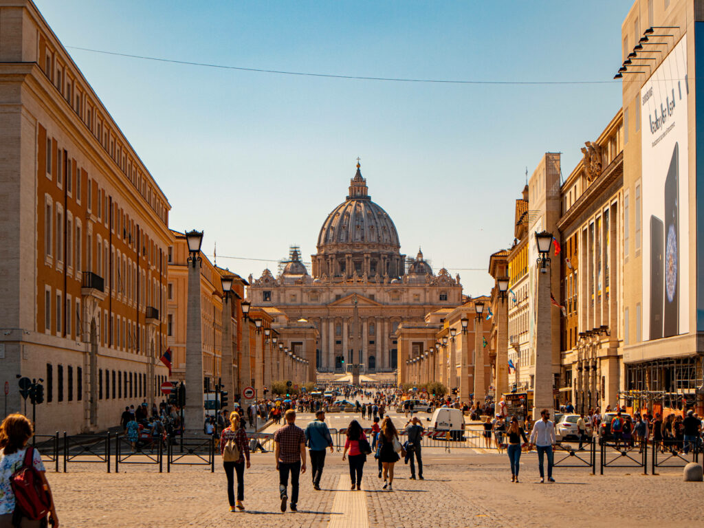 Vatican City Stroll: Stunning St. Peter's Basilica Wallpaper Background