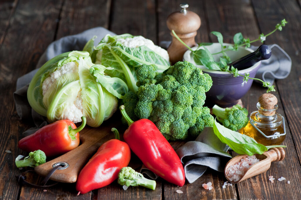 Vibrant Vegetable Wallpaper: Red Peppers, Broccoli & Cabbage Design