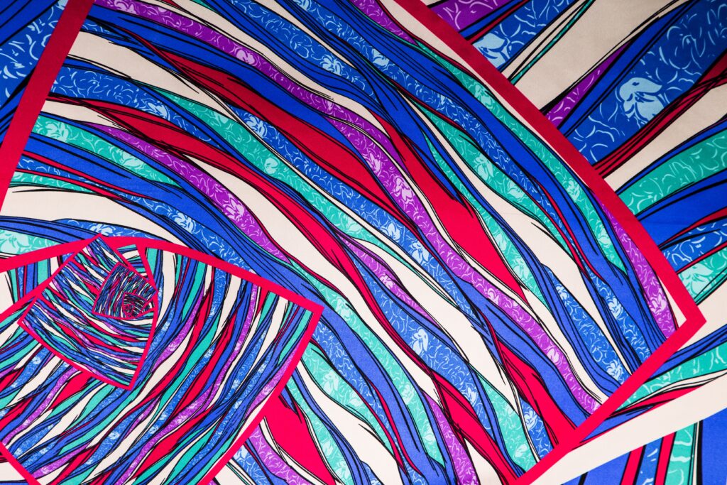 Vibrant Wallpaper: Intricate Art Design with Bold Blue & Purple Patterns