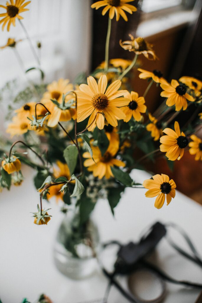 Cheerful Yellow Flower Bouquet Wallpaper for Vibrant Home Decor